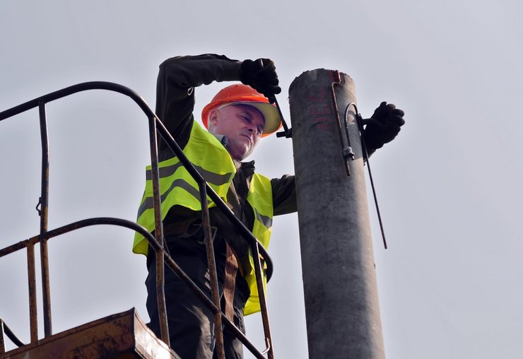 Энергетики в режиме 24/7 ремонтируют повреждения, ликвидируют последствия ракетных ударов