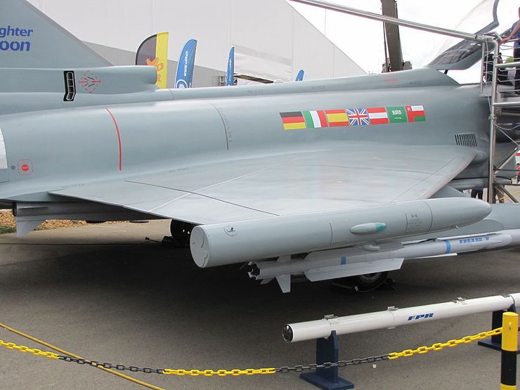 самолет Typhoon