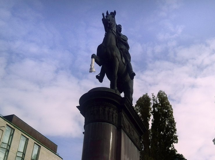 фото, памятник Щорсу