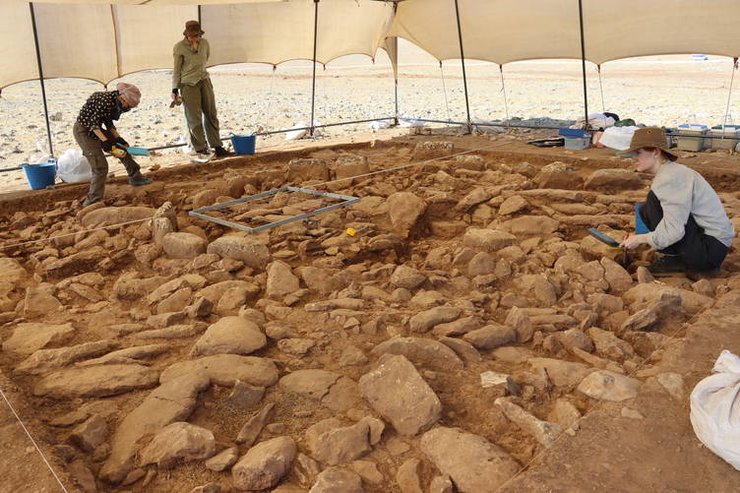 Археологи в Мендик-Тепе