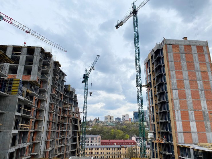 новостройка, подъемные краны