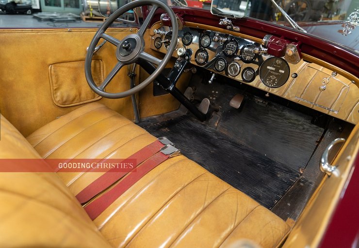 салон Doble Roadster