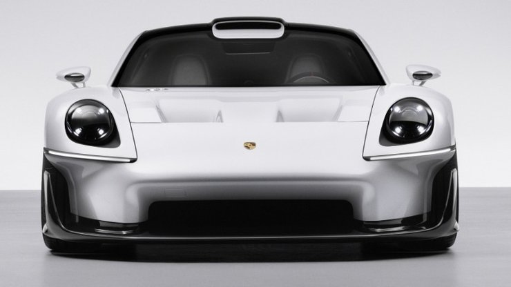 Серебристый спорткар Porsche Mission S, вид спереди с круглыми фарами и большим центральным воздухозаборником