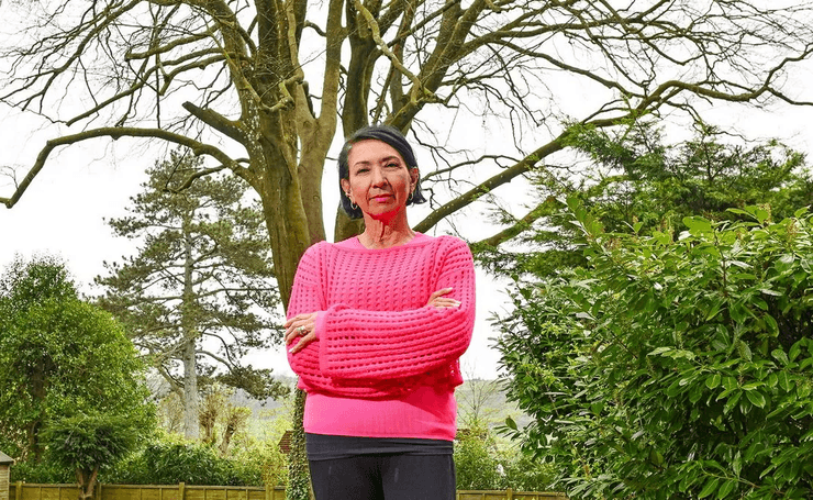 Супругам запретили спилить дерево, старое дерево, дерево в саду, упала ветка, огромна ветка, запрет горсовета, может убить