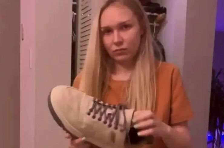 Женщина рассказала, как поймать своего мужа на измене с помощью обуви, она тайно кладет в кроссовки маячок