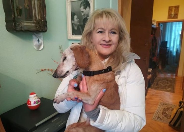 Светлана Ветрова с долгожительницей таксой Норой