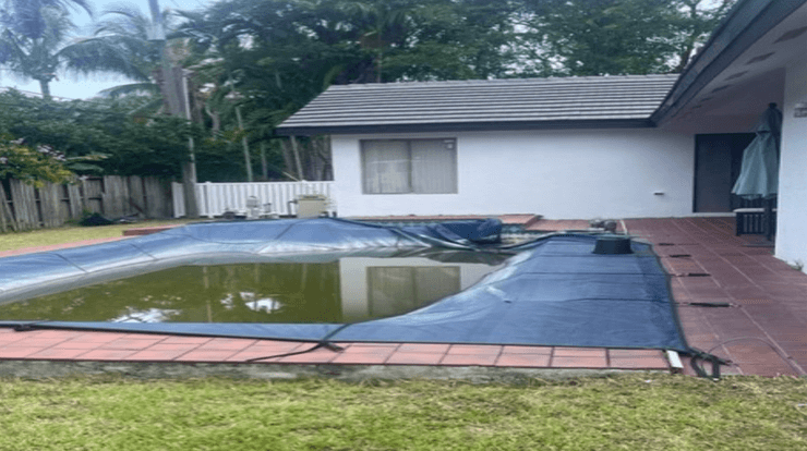 Будинок за 1 мільйон доларів, зруйнували будинок, особняк, кишить жуками, незаконна оренда житла, гроші, житло, квартиранти, бездомні