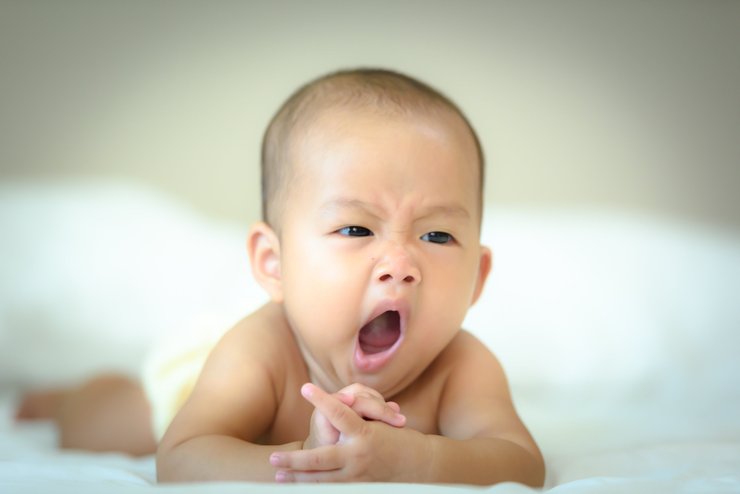Позіхання, позіхає, дитина