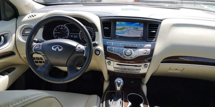 інтер'єр Infiniti QX60 — передня панель