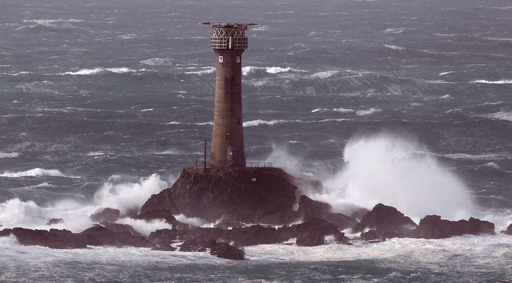 Маяк Лонгшипс, Англия, звук сирены, постоянный шум, бесконечный шум, британский город, настоящая пытка, исторический маяк,