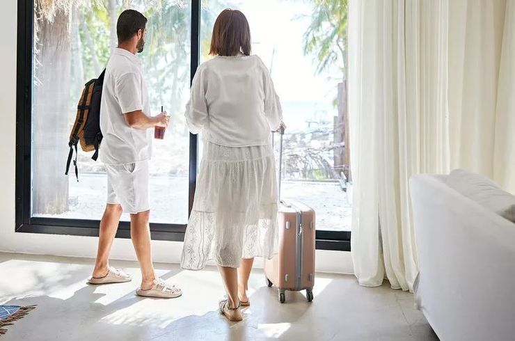 Свекровь решила поехать в отпуск вместе с сыном и его невестой, подробности истории, курьезы, приколы