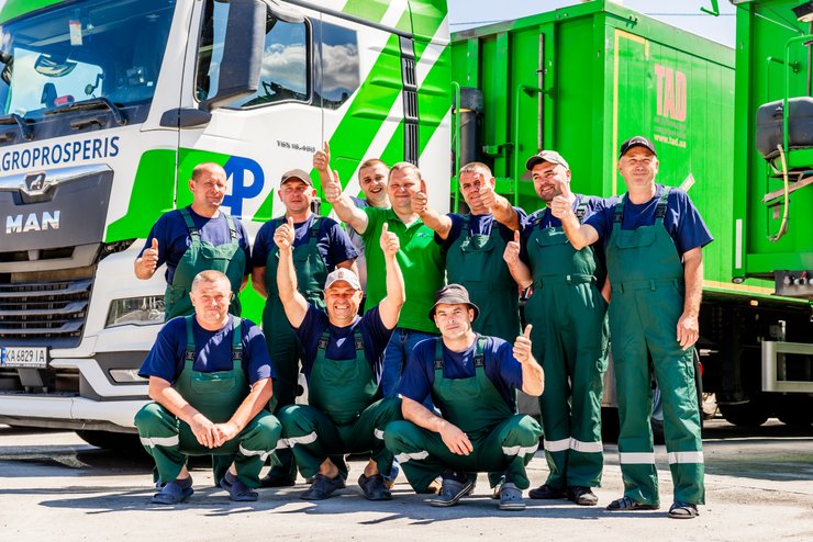 Команда водіїв АП Марін кермує 50 вантажівками власного автопарку