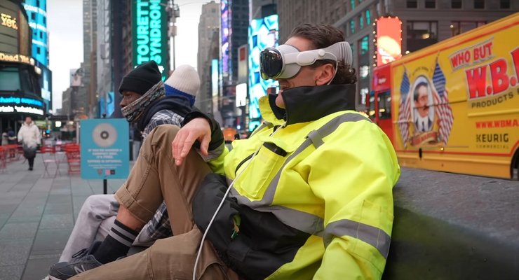 Гарнитура Apple Vision Pro уже позволяет "выпасть" в виртуальный мир
