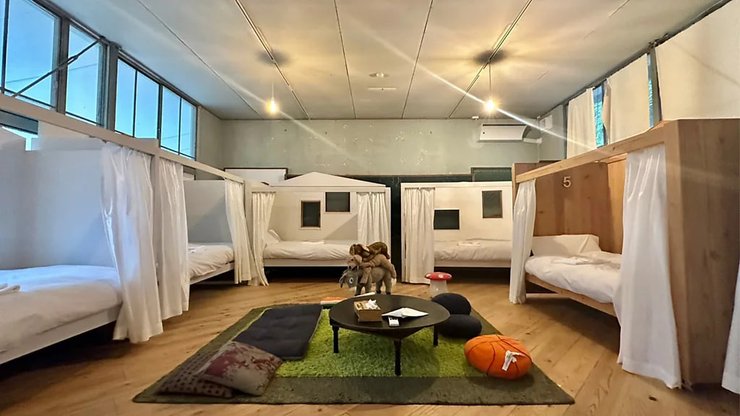 школа, отель, отель из школы