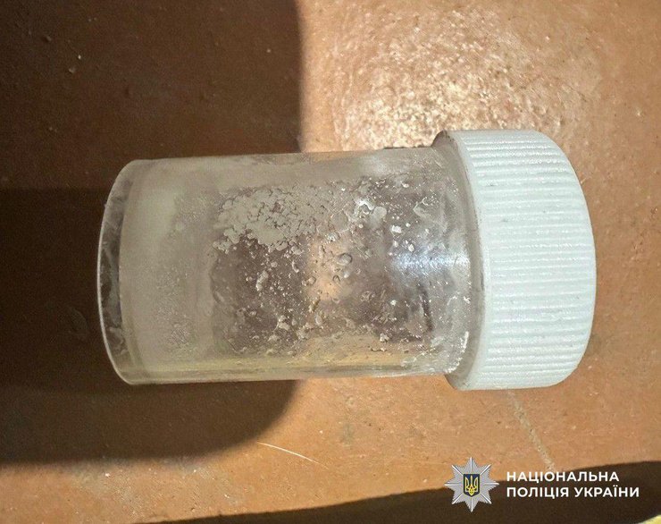 Образец наркотического вещества, которым убили военного в Житомире