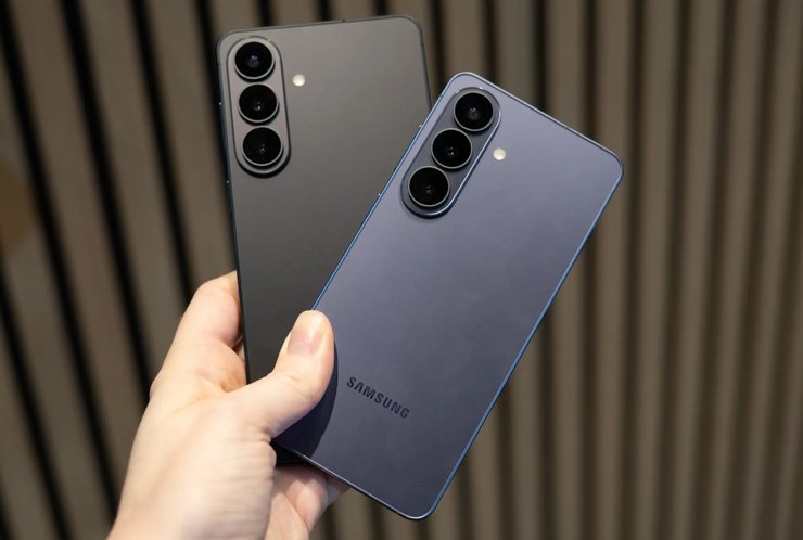 Samsung Galaxy S26 и S26+ смартфоны