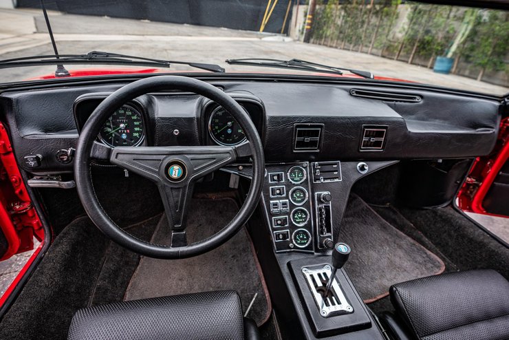 Салон De Tomaso Pantera, De Tomaso Pantera 1971, суперкар De Tomaso, капсула времени