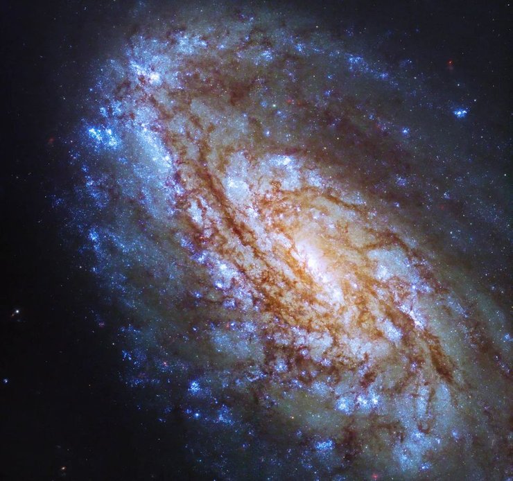 галактика NGC 4654
