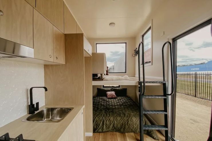 Покупка недвижимости в Австралии, минималистичные домики, жилье для бедных, домики на колесах, жилье