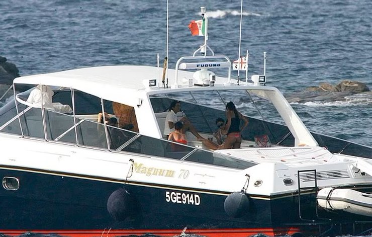 Дин Кронсбейн, миллионер, кораблекрушение, яхта, сардиния, сильвио берлускони