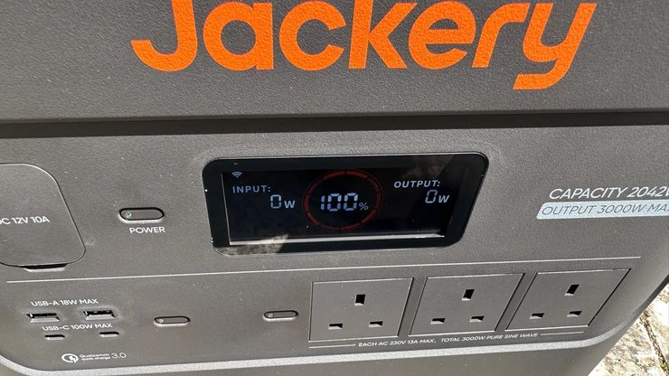 Мощная зарядная станция Jackery Explorer 2000 Plus мощная зарядная станция