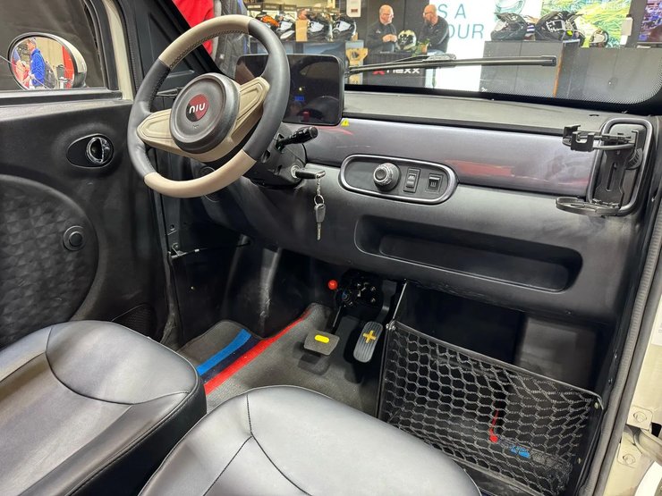 салон NIUMM 500, электромобиль NIUMM 500, китайский электромобиль, китайский электромобиль