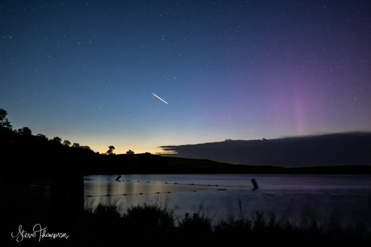 падающий спутник