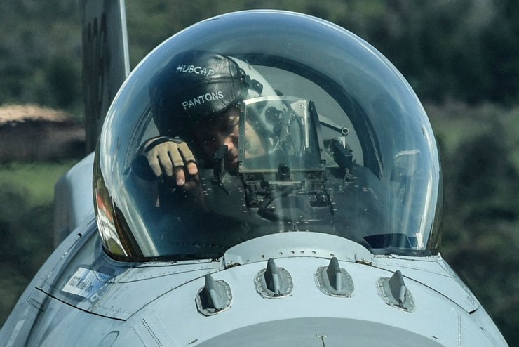 Літаки F-16, винищувач F-16, F-16 США, F-16 авіація США, Виведення F-16 з експлуатації, F-16 допомога Україні, F-16 авіація ЗСУ, F-16 заміна на F-35