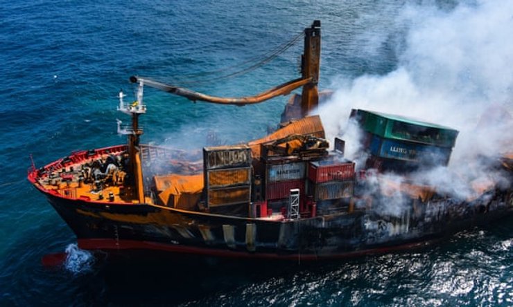 Контейнеровоз, MV X-Press Pearl, шри-ланка, разлив нефти