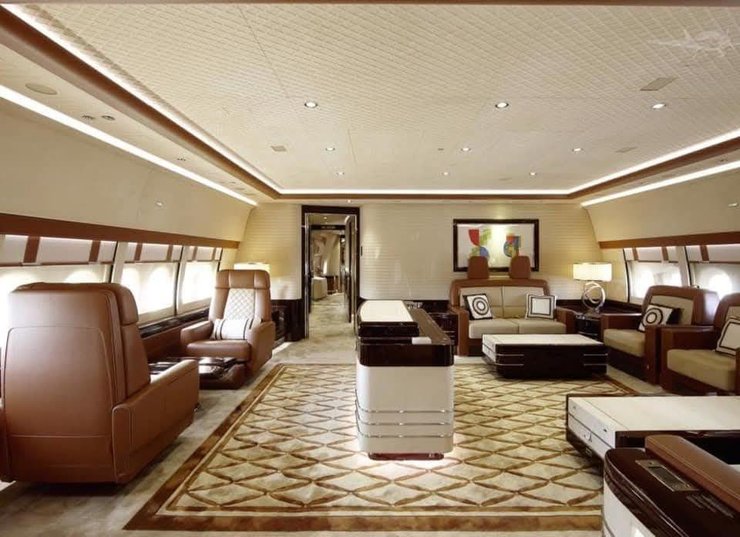 Еще один интерьер "золотого самолета"