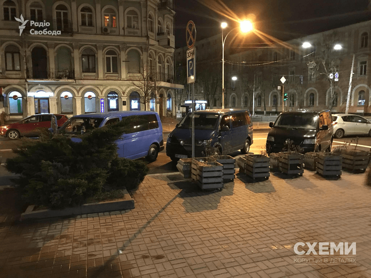 обыск, бизнес-центр, миллениум, автомобили, фото