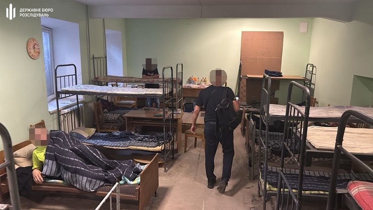 Катували чоловіків у ТЦК: в Одеській області арештували дев'ятьох осіб, — ДБР