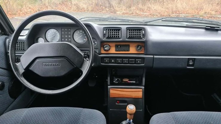 салон tatra 613, Tatra 613 Electronic, Tatra 613, Tatra 613 1993