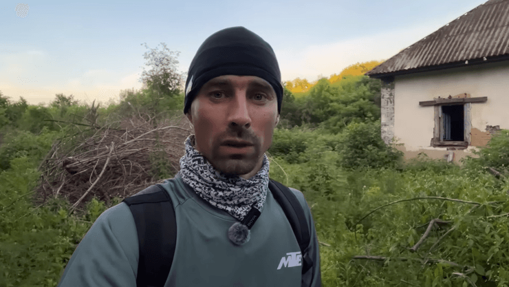 Хата в селі, автор блогу