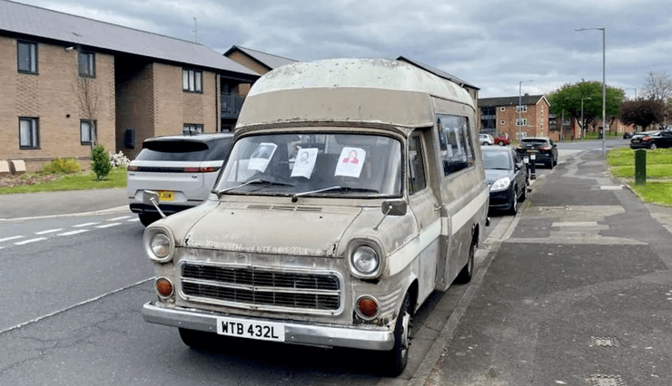 Дом на колесах, старый фургон, винтажный фургон, городской совет, мужчине запретили парковаться, наносит ущерб, жалоба соседей