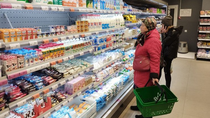 На цены на готовую продукцию влияет несколько факторов. Прежде всего высокие торговые наценки