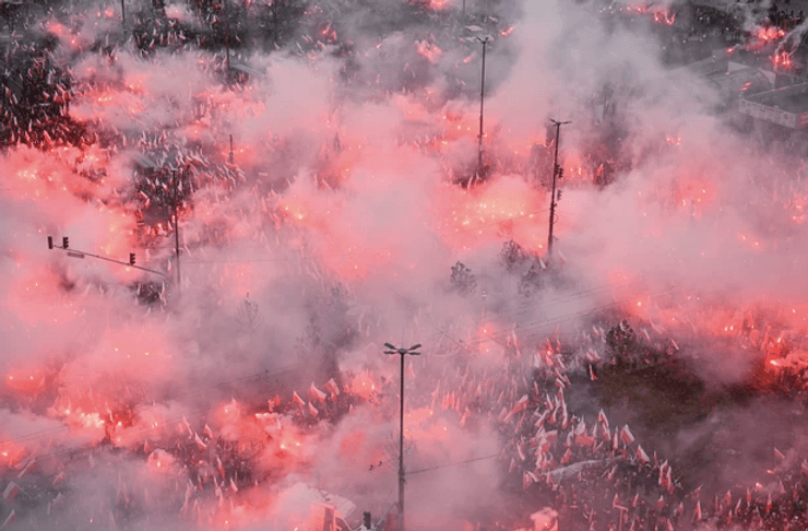 Пиротехника на марше