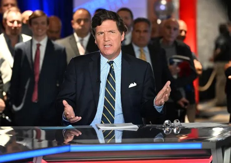 Такер Карлсон, фото