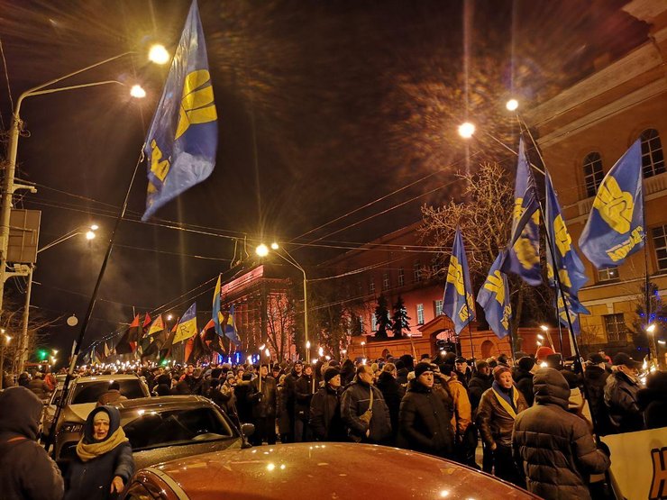 степан бандера, факельное шествие, фото