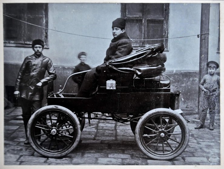 Waverley Model 21, електромобілі в Україні, перший електромобіль в Україні, старовинні електромобілі