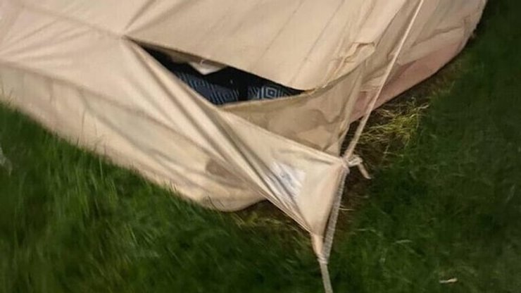 Ирландия для украинцев беженцев: палатки на улице