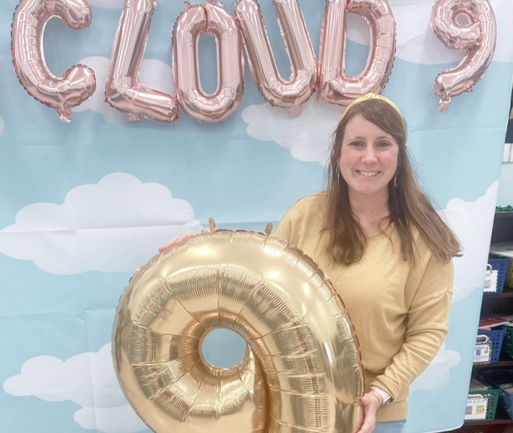 Подарунок для вчительки, презент, олівець, діти з неблагополучних сімей, школа, курйози, фото