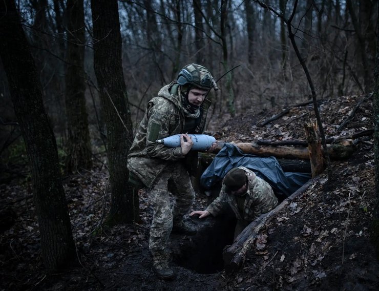 Боец ВСУ на позиции