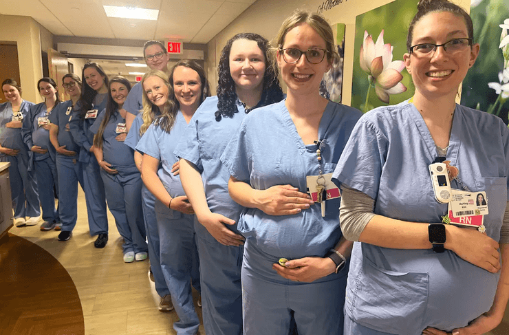 Одновременная беременность медсестер в американской больнице, смешные случаи из жизни, роды, больница, курьезы, приколы