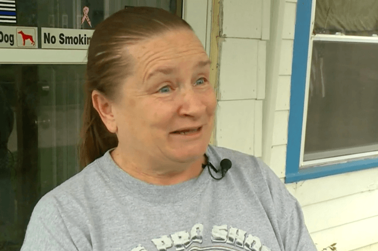 Жінка, американка, жінку вкусив кролик, напав кролик,