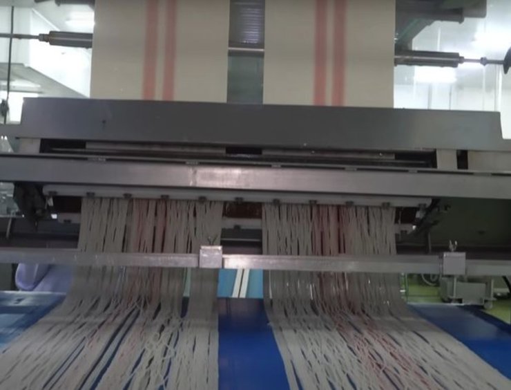 Крабовые палочки, фабрика по изготовлению крабовых палочек, фабрика, как делают крабовые палочки, паста, завод,