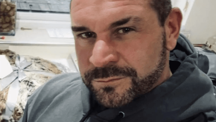 Найджел Энрайт, гробовщик