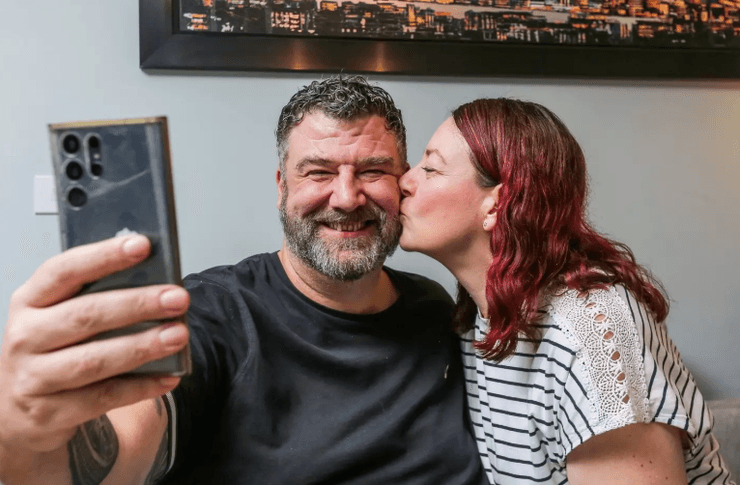 Донован запросив майбутню дружину в нічний клуб