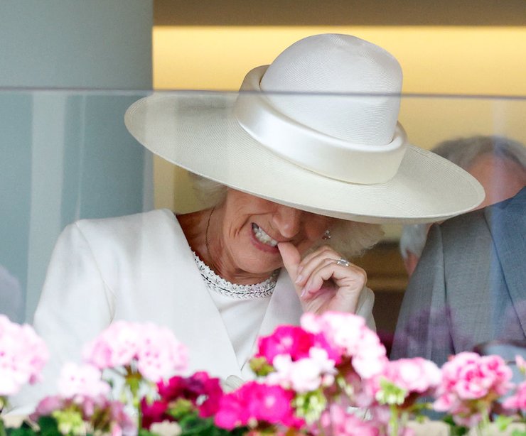 Королева Камілла