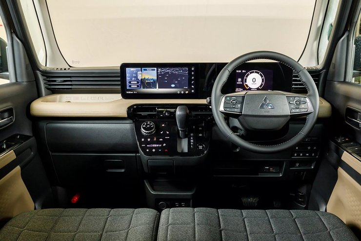 Салон Mitsubishi Delica